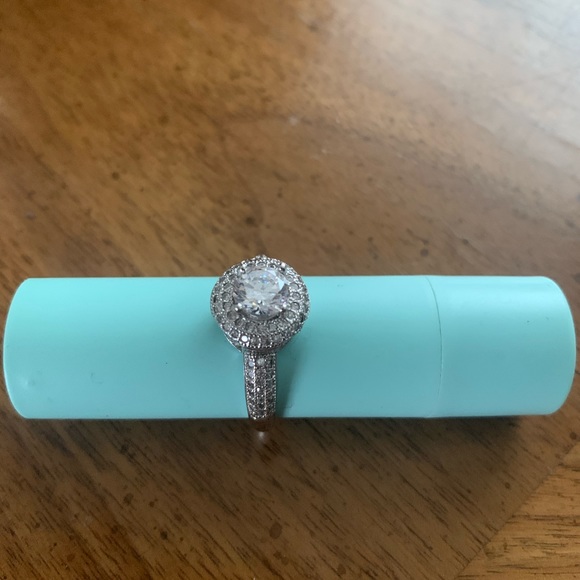 Silver Ring - Picture 3 of 9